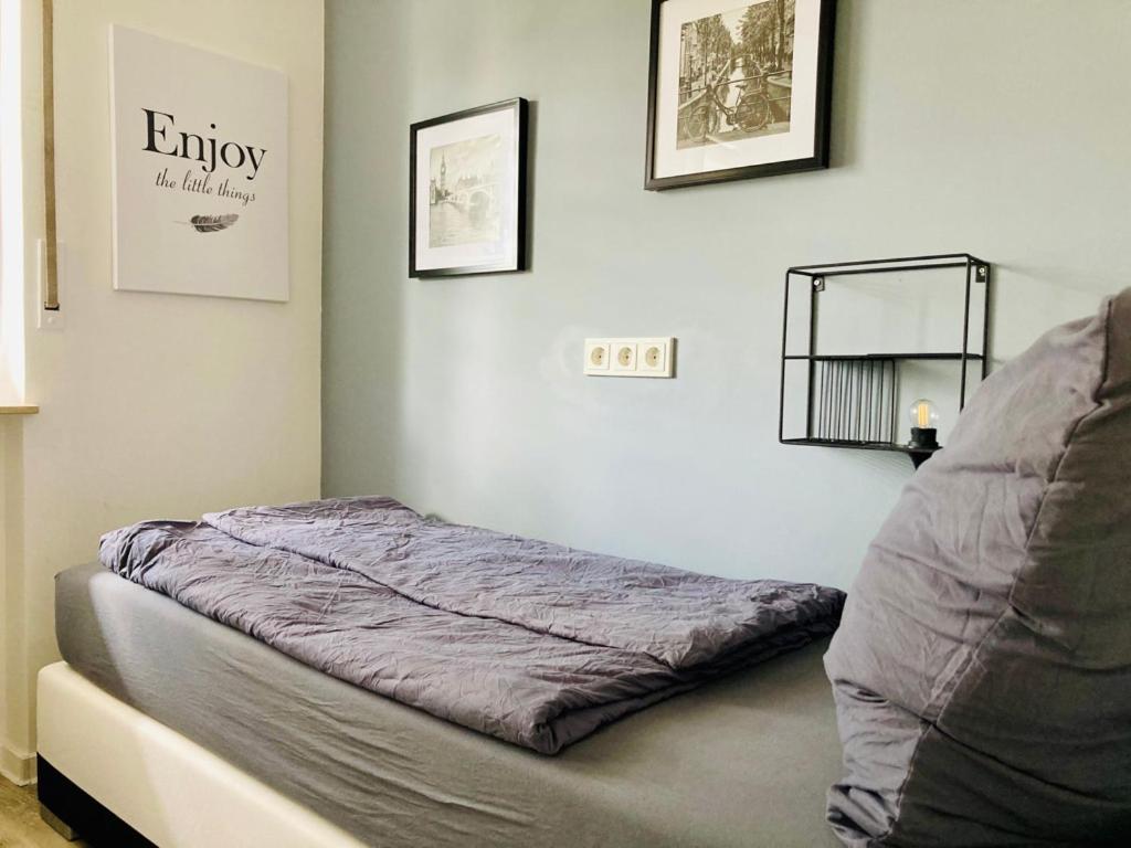 Living At Saarpartments -Adultsonly- 2 Bedrooms, Kitchen - Business & Holiday Apartments For Long- And Short Term Stay, 3 Min To Train Station, Secure E-Bike Parking! ซาร์บรึคเคน ภายนอก รูปภาพ