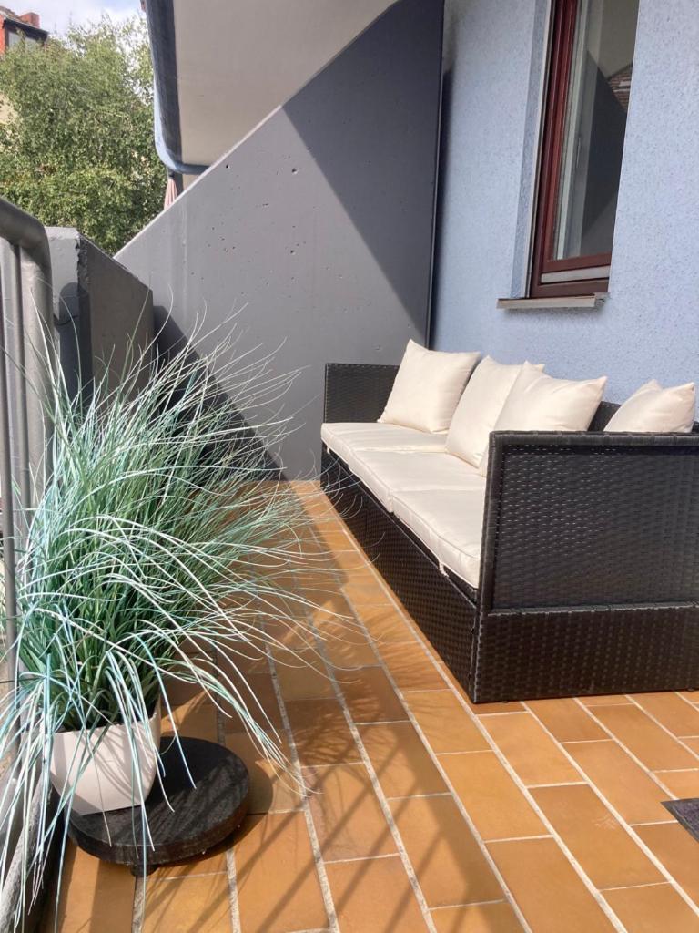 Living At Saarpartments -Adultsonly- 2 Bedrooms, Kitchen - Business & Holiday Apartments For Long- And Short Term Stay, 3 Min To Train Station, Secure E-Bike Parking! ซาร์บรึคเคน ภายนอก รูปภาพ